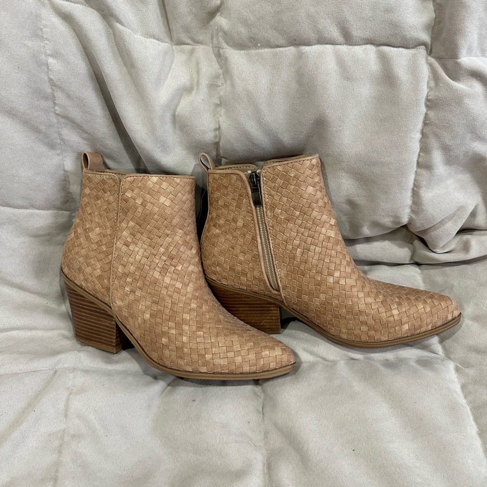 Women's Tan Ankle Boots